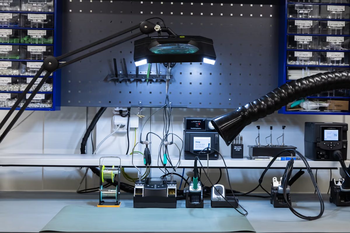 HARDWARIO Engineering development workbench
